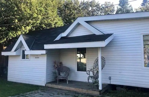Manitoulin District House | Wahwa Cottage - Manitoulin