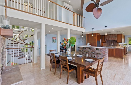 Waialua House | Waialua Beachfront Getaway: Oceanview, Walk to Bch! w/Pool/Game room