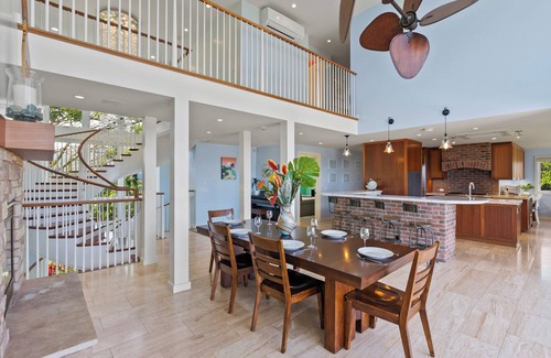 Waialua House | Waialua Beachfront Getaway: Oceanview, Walk to Bch! w/Pool/Game room