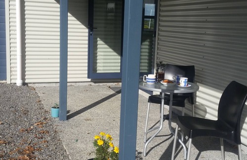 Carterton Cottage | Waihakeke-a rural getaway so close to town