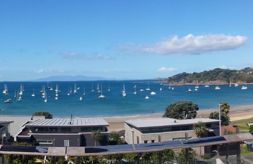 Surfdale House | Waiheke Holiday Haven