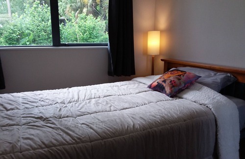 Waihi House | Waihi Getaway - 3 bedroom house in Waihi township