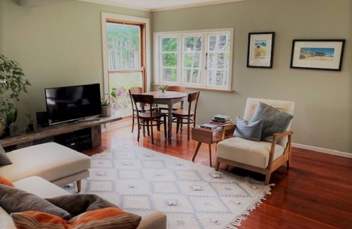 Waikanae Cottage | Waikanae Beach House, Olde Beach