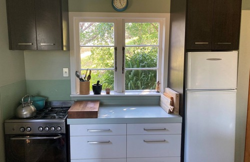 Waikanae Cottage | Waikanae Beach House, Olde Beach
