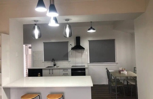 Hamilton House | Waikato Hospital area Entire House Three bedroom