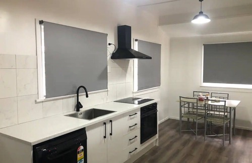 Hamilton House | Waikato Hospital area Entire House Three bedroom