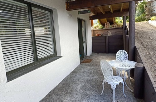 Waikawa Apartment | Waikawa Landing studio apartment in Picton, gateway to the Marlbourough Sounds