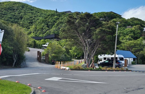 Waikawa Bay House | Waikawa Marina View, 2 minuets walk to Jolly Rogers bar and Restaurant.