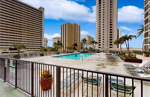 Waikiki Apartment | Waikiki Banyan #908