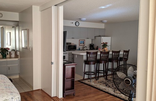 Waikiki Hotel | Waikiki Banyan - Diamond Head/Ocean View, Walk to Beach. Under new mgmt.