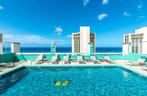 Waikiki House | Waikiki Paradise Awaits! Relax with Pool, Rooftop Views, 2 Blocks to Beach!