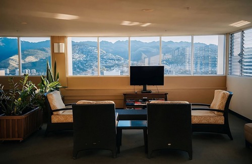 Waikiki Hotel | Waikiki Stay | 2 Suites with Queen Beds & Pool | Near Beach