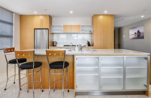 Waipahihi Cottage | Waimahana 11 - Taupo Holiday Apartment