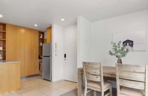 Taupo Apartment | Waimahana - Luxury By The Lake. Stylish & cosy apartment