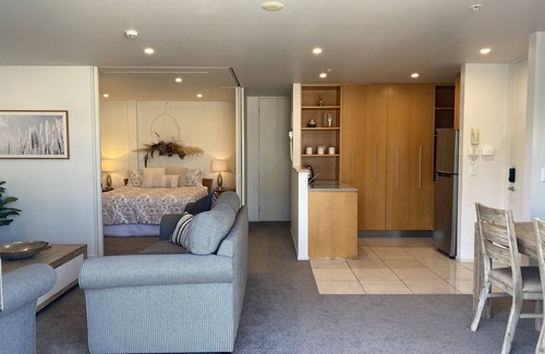 Taupo Apartment | Waimahana - Luxury By The Lake. Stylish & cosy apartment