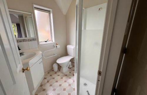 Burnside House | Waimairi Road - Christchurch Holiday Homes