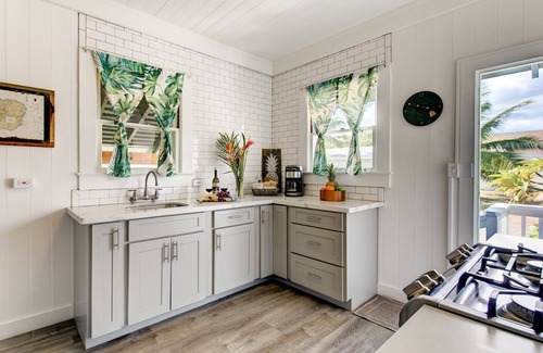 Waimea House | Waimea Beach Cottage by Destination Kauai - Charming 2BD, A/C, Walk to Ocean/Pier