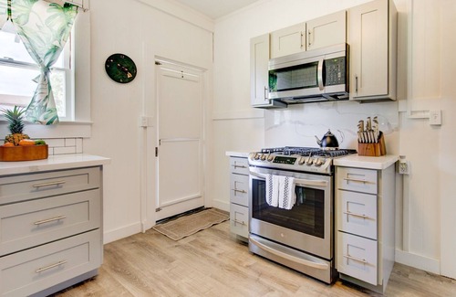Waimea House | Waimea Beach Cottage by Destination Kauai - Charming 2BD, A/C, Walk to Ocean/Pier