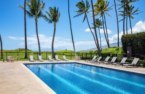 Kihei Apartment | Waiohuli Beach Hale Ocean View Condos with Parking