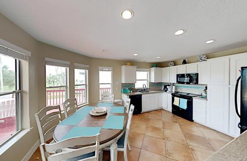 Pirates Beach House | Wait 'N Sea