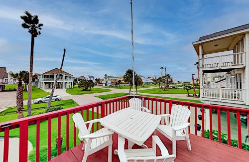 Pirates Beach House | Wait 'N Sea