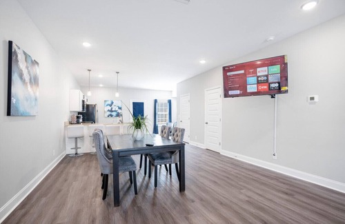Clarksville House | Waiting to Excell: Modern Comfort Off Excell Rd in Sango