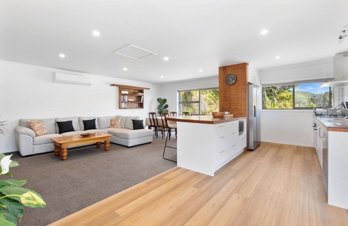 Matapouri House | Waitorupai Retreat 1 - Sandy Bay Holiday Home