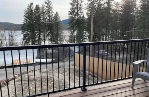 Valley House | Waitt's lake family lake house!