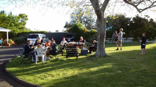 Waiuku Hotel | Waiuku Lodge Motel