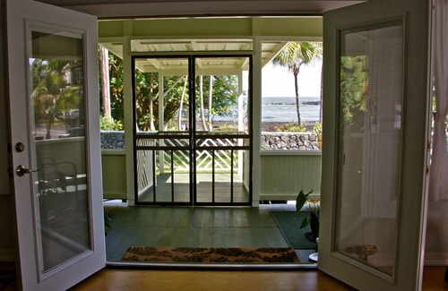 Hilo House | Waiuli Beach Cottage ~ Oceanfront at Richardson Beach Hilo Swim & Snorkel