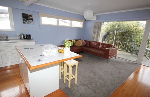 Waiwera House | Waiwera Beach - Getaway