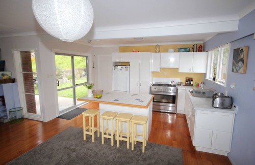 Waiwera House | Waiwera Beach - Getaway