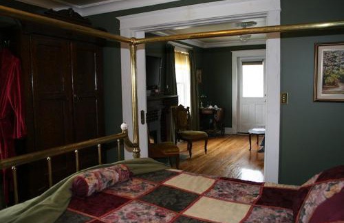 Moose Jaw Bed & Breakfast | Wakamow Heights Bed and Breakfast