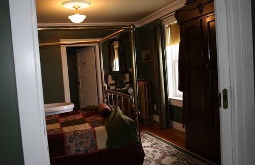 Moose Jaw Bed & Breakfast | Wakamow Heights Bed & Breakfast