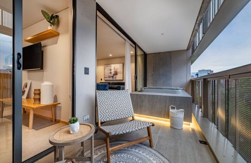 Las Lomas I Apartment | Wake 511 · Luxury 1BR Apt with private Balcony & Jacuzzi