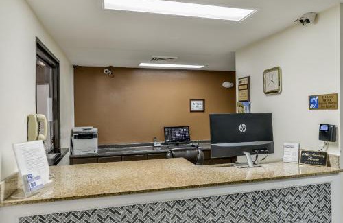East Raleigh Hotel | Wake Inn