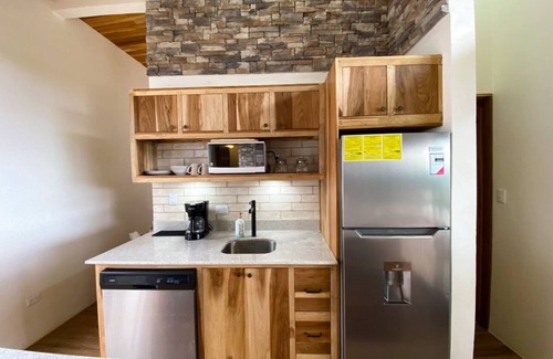 Jaco House | Wake to the birds, sleep to the sound of the waves