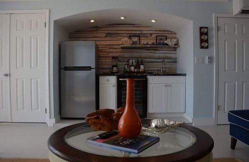 Islamorada House | Wake up in Paradise. Islamorada Florida - 6-month minimum without boat lift.