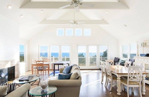 Westhampton Beach House | Wake up in paradise at this secluded Westhampton home!