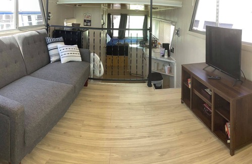 Port Clinton Boat Rental | Wake up on the Lake! … Gate Keeper