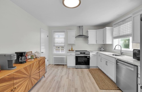 Wolcott House | Wake Up on the Water, Ski by NoonWake Up on the Water, Ski by Noon