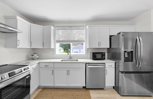 Wolcott House | Wake Up on the Water, Ski by NoonWake Up on the Water, Ski by Noon