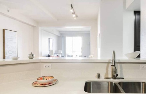 Westwood Apartment | Wake Up to a Cozy, Carefully-Styled Apartment/Palm.