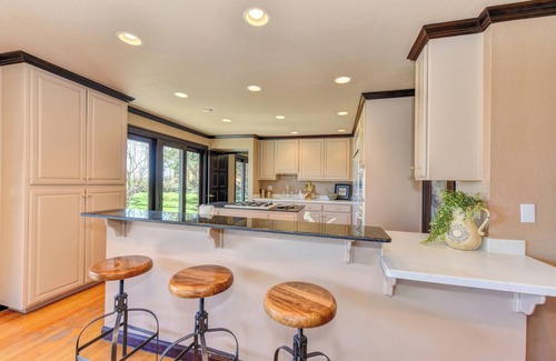 Fair Oaks House | Wake up to glorious river views in private luxury, with no chore list!