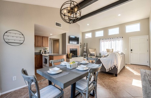 Tucson Condo | Wake Up to Majestic Mountain Views in a Vaulted 2BR 2 BATH cozy getaway!