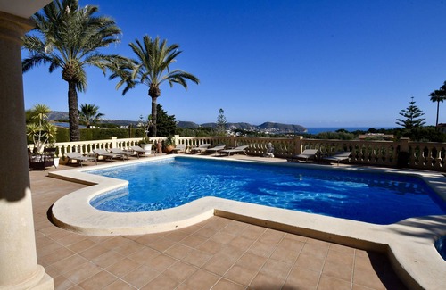 Pinar del Advocat Villa | Wake up to the Med! Luxury living, Breathtaking Views, Pool, Gym, Sauna & Maid