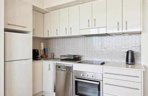Manly Apartment | Wake Up to the Ocean: 1-Bed with Pool & Views