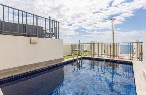 Manly Apartment | Wake Up to the Ocean: 1-Bed with Pool & Views