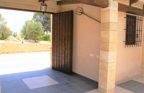 Mula Cottage | Wake up your senses, breathe. Fully fenced, accessible, pool and wifi.