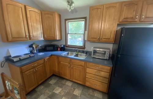 Charlestown Apartment | Wakefield one bedroom apartment- 5 minutes to the beach!
